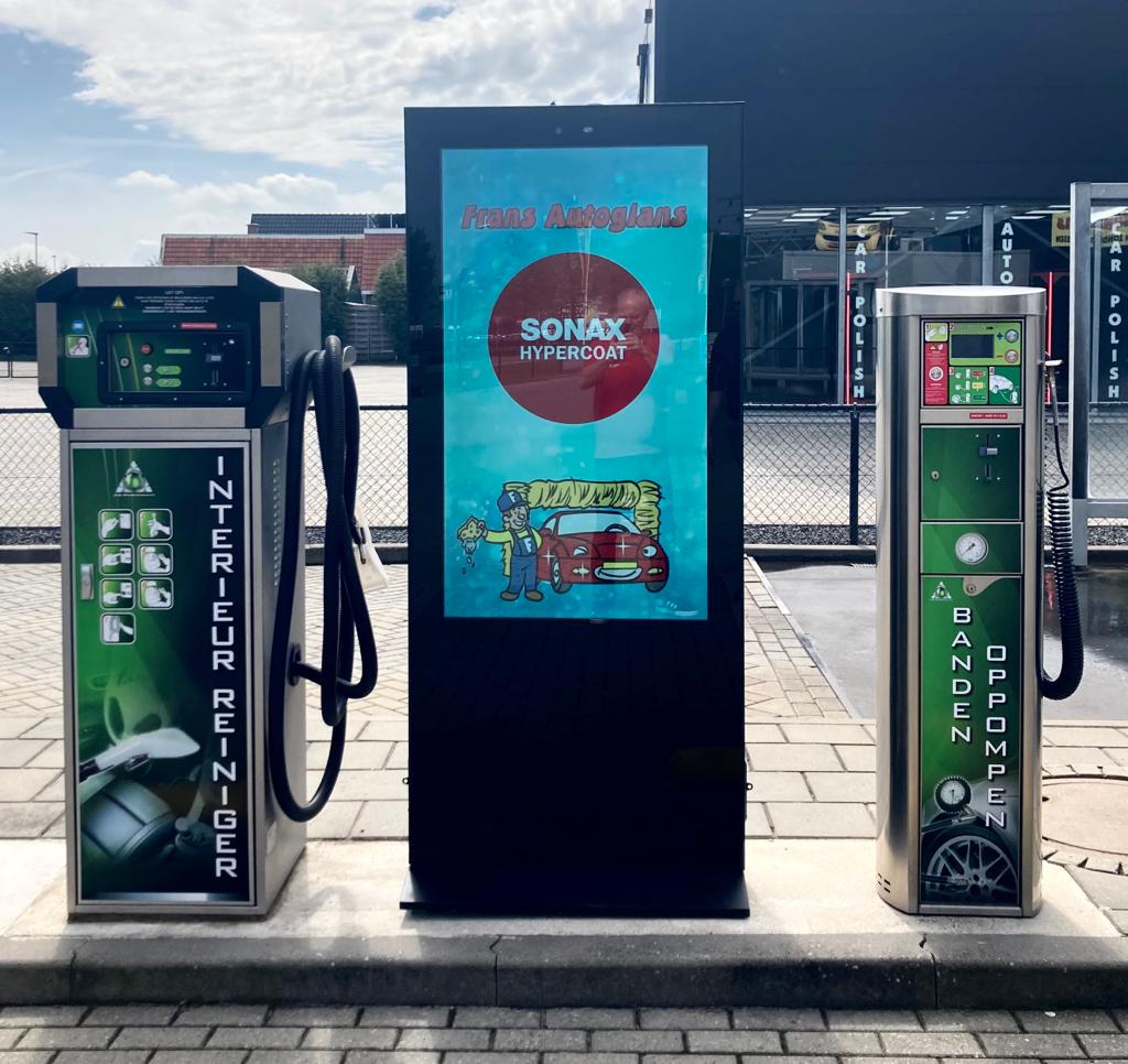 How to make the outdoor screens connect with the EV charging device